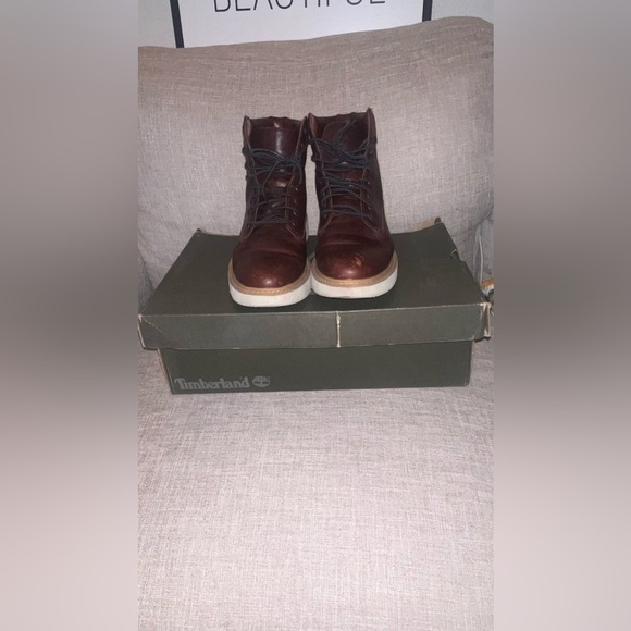Timberland. Barely work boots. - Picture 2 of 6